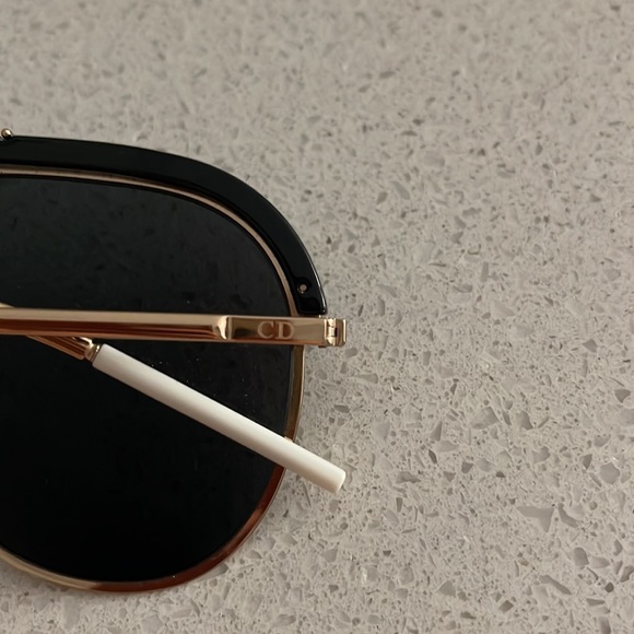 Christian Dior Sunglasses - Picture 3 of 8